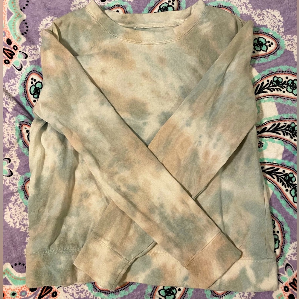 Tie dye pull over ☮️